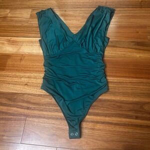 Express Body Contour Bodysuit V-Neck Sleeveless Ruched Green Size‎ S
